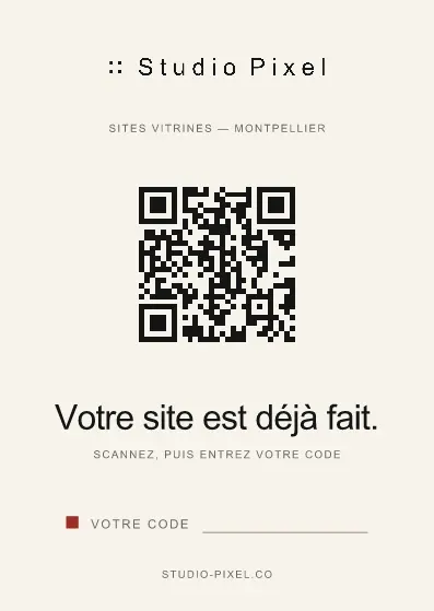 La carte de comptoir A6 : le logotype Studio Pixel, le QR code, et une ligne « votre code » laissée vide pour être écrite à la main.